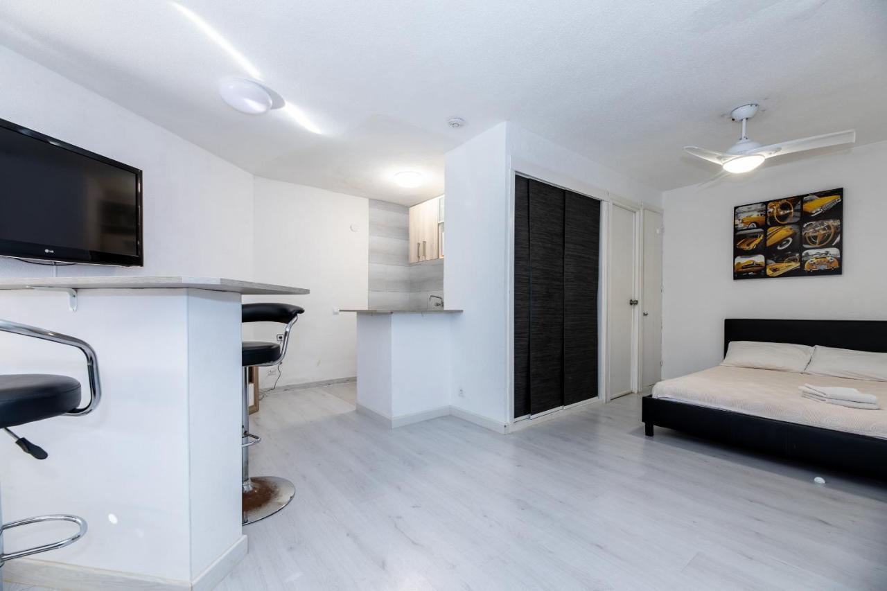 라망가델마르메노 Bright Studio With The Seaview And Swimming Pool 아파트 외부 사진